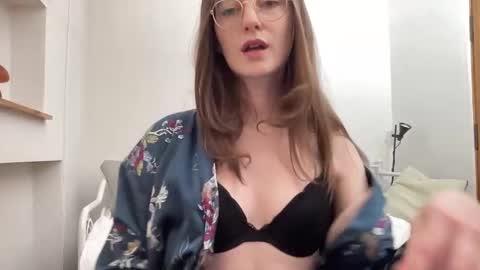 classyandgirly online show from February 17, 4:13 pm