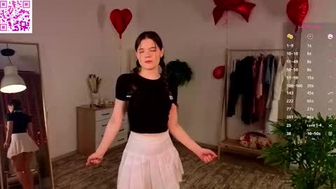 Snapshot of claudinedates chatting on February 27, 1:05 am Lei your Angel online show from February 27, 1:05 am