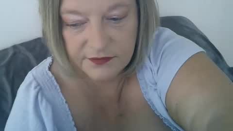 Snapshot of claudineddd chatting on December 31, 4:57 pm ClaudineDDD online show from December 31, 4:57 pm