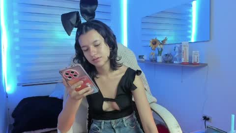 Clawdeen online show from April 13, 3:12 am