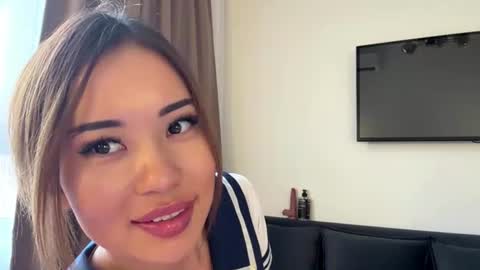 Snapshot of clemenciakempa chatting on July 30, 1:32 pm Lili online show from July 30, 1:32 pm