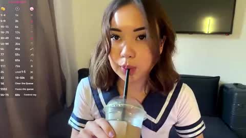 Snapshot of clemenciakempa chatting on July 31, 1:10 pm Lili online show from July 31, 1:10 pm