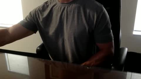 Snapshot of clemike69 chatting on April 13, 5:07 pm clemike69 online show from April 13, 5:07 pm