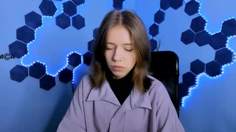 Snapshot of cleo_cool chatting on February 18, 9:38 am ur Cleo online show from February 18, 9:38 am