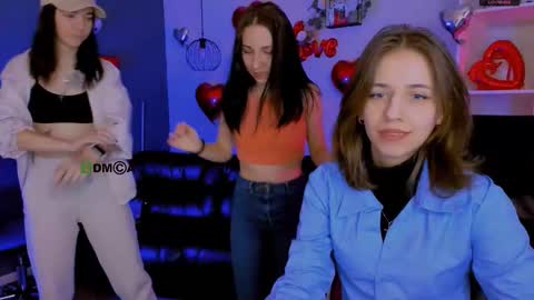 Snapshot of cleo_cool chatting on March 2, 9:49 am ur Cleo online show from March 2, 9:49 am