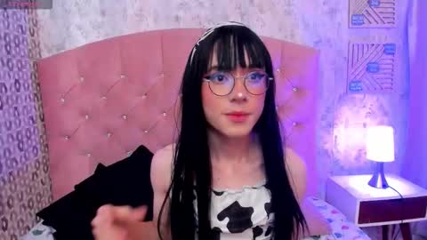 Snapshot of cleo_nilee chatting on October 21, 3:40 am cleo online show from October 21, 3:40 am