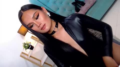 Snapshot of cleofex chatting on February 25, 8:57 am Cleo online show from February 25, 8:57 am