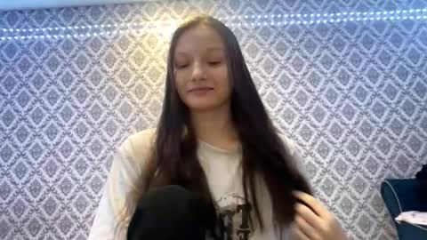 Cleo online show from December 2, 4:13 pm