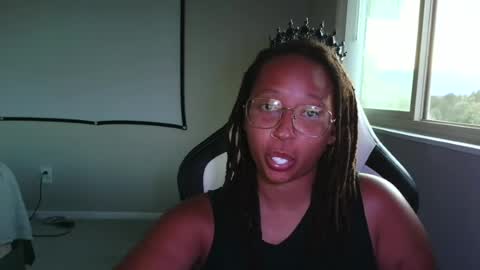 Snapshot of clioenchants chatting on July 15, 2:06 am High Queen Clio online show from July 15, 2:06 am