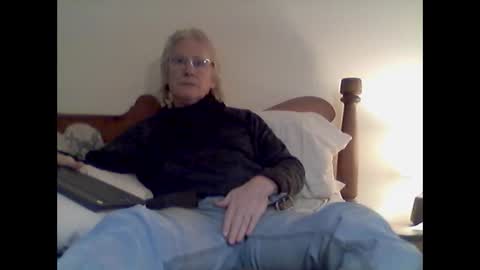 clitboy658752 online show from March 15, 6:03 pm