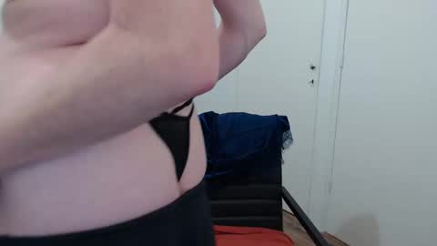 Syl  online show from March 8, 2:54 pm