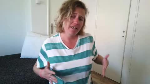 Snapshot of clittytastic chatting on April 26, 2:48 pm Syl online show from April 26, 2:48 pm