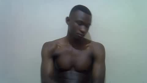 Snapshot of clive_damian chatting on February 6, 3:04 pm clive_damian online show from February 6, 3:04 pm