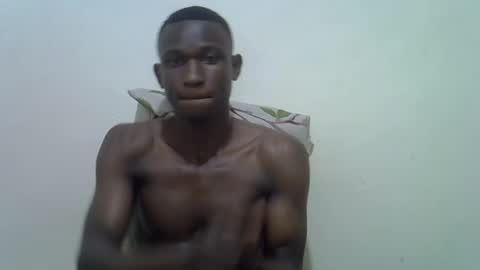 Snapshot of clive_damian chatting on February 7, 3:10 am clive_damian online show from February 7, 3:10 am