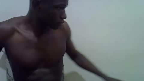 Snapshot of clive_damian chatting on February 15, 5:26 am clive_damian online show from February 15, 5:26 am