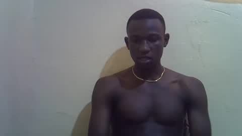 Snapshot of clive_damian chatting on February 26, 12:37 pm clive_damian online show from February 26, 12:37 pm