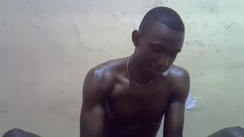 clive_damian online show from April 3, 9:07 am