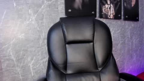 Snapshot of cloe__hills chatting on February 22, 3:25 pm Cloe online show from February 22, 3:25 pm