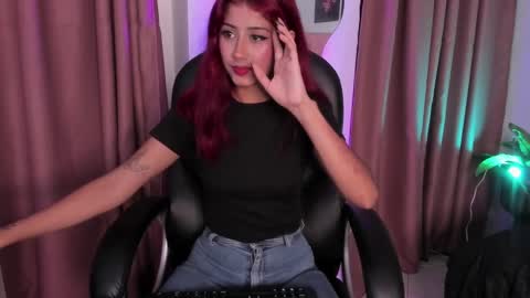 Snapshot of cloe__hills chatting on March 7, 3:07 pm Cloe online show from March 7, 3:07 pm