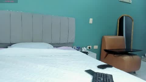 Snapshot of cloe_dolls_ chatting on July 11, 1:41 am Cloe online show from July 11, 1:41 am