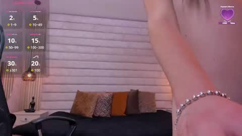 Snapshot of cloe_monroee_ chatting on July 4, 7:53 pm Cloe online show from July 4, 7:53 pm