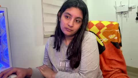 Snapshot of cloe_small08 chatting on June 5, 6:52 am cloe small online show from June 5, 6:52 am