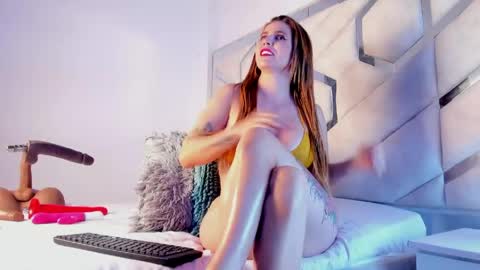 Queen Cloe online show from April 22, 12:02 am