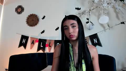 CLOE  online show from October 19, 3:29 am