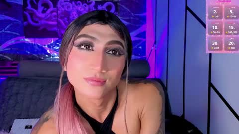 Snapshot of cloee_cameron chatting on June 2, 9:39 pm cloee_cameron online show from June 2, 9:39 pm
