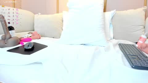 Cloe online show from December 4, 3:32 pm