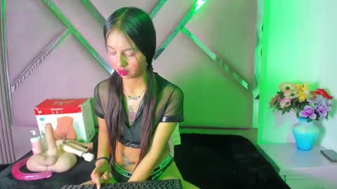 CloeMorenti  online show from November 12, 1:11 pm