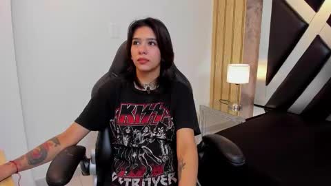 lady cloe person online show from December 14, 11:59 am