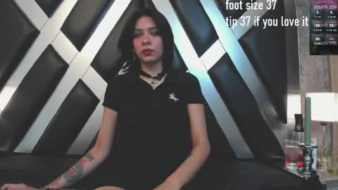 lady cloe person online show from April 1, 12:33 am