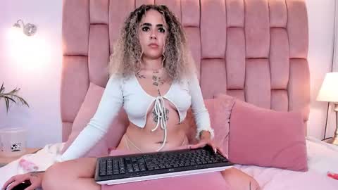 Snapshot of cloerosee1 chatting on February 26, 5:45 pm Cloe online show from February 26, 5:45 pm