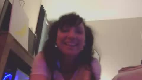 Snapshot of cloudy2025 chatting on April 24, 2:03 am cloudy2025 online show from April 24, 2:03 am
