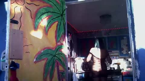 Snapshot of cloudyclueless chatting on February 9, 10:21 pm cloudy clueless online show from February 9, 10:21 pm