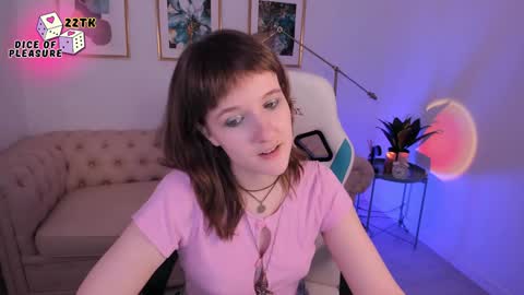  Clover  follow me  online show from December 3, 5:12 pm