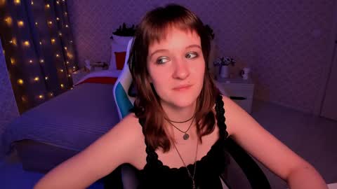  Clover  follow me  online show from December 22, 6:04 pm