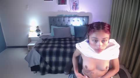 Snapshot of clown_face chatting on December 29, 8:55 am emely dolce online show from December 29, 8:55 am