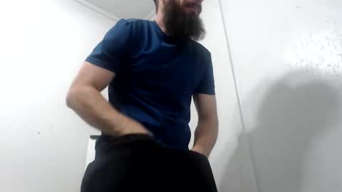 Snapshot of clubb86 chatting on May 15, 6:37 pm Maxxdieselx69 online show from May 15, 6:37 pm