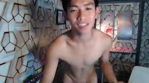 clyde_twinkx online show from September 16, 4:52 pm