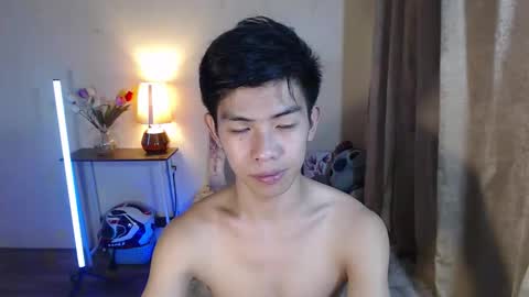 clyde_twinkx online show from February 2, 10:03 am