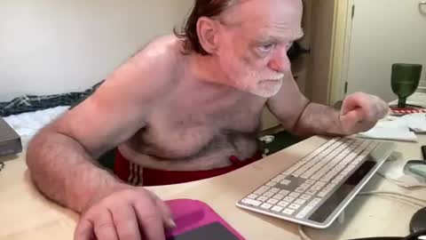 Snapshot of coach_karl chatting on June 26, 4:11 pm Coach Karl Porn Star Tip me all the way to my next trip online show from June 26, 4:11 pm