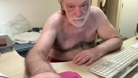 Snapshot of coach_karl chatting on July 21, 11:56 am Coach Karl Porn Star Tip me all the way to my next trip online show from July 21, 11:56 am