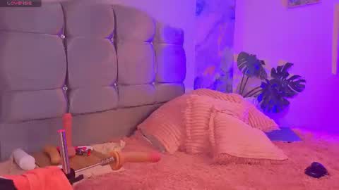 Snapshot of cock_big_girl chatting on June 12, 6:01 am Valerie nenitasexy online show from June 12, 6:01 am
