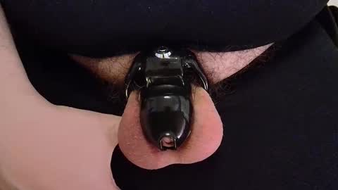 Locked online show from December 9, 7:39 pm