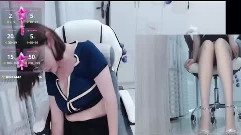 Snapshot of coco_coo chatting on June 5, 6:52 am coco online show from June 5, 6:52 am