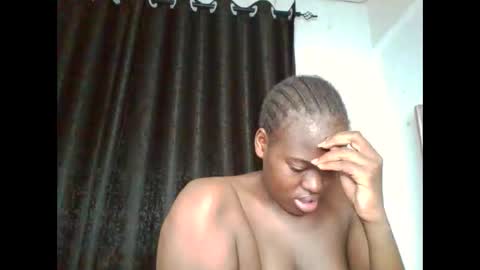 Snapshot of coco_vixen9 chatting on June 7, 7:17 pm coco vixen9 online show from June 7, 7:17 pm