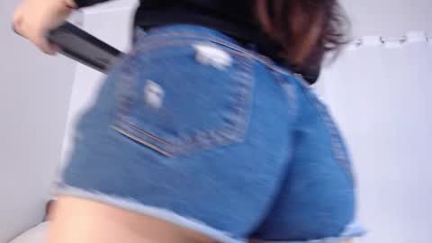 Snapshot of coconutt_oil chatting on March 3, 9:48 am coconutt_oil online show from March 3, 9:48 am