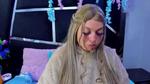 Snapshot of cocoo_nuth chatting on February 4, 2:50 am Cocoo online show from February 4, 2:50 am